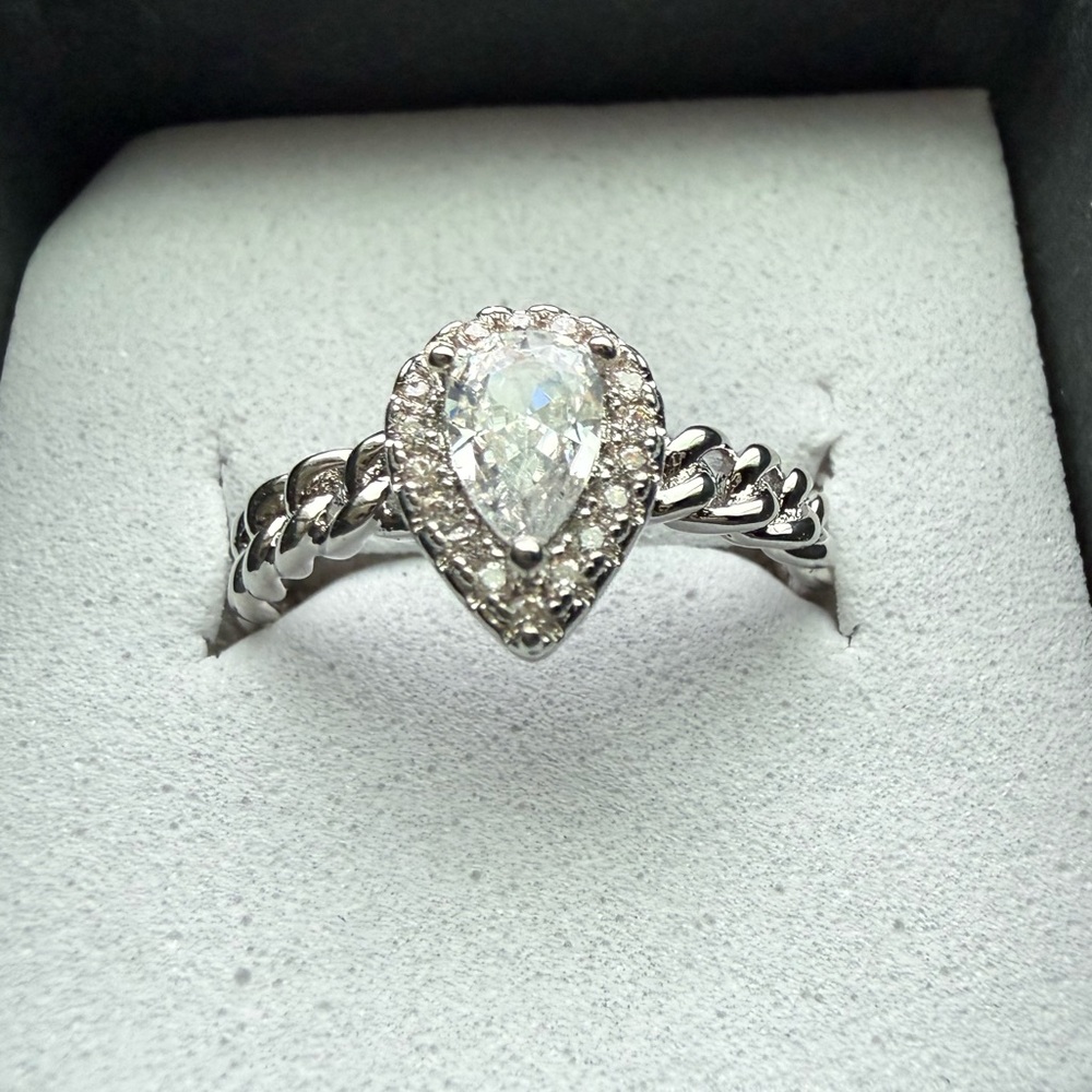 NEW Pretty Bird Jewelry size 6 white gold plated ring waterproof tarnish free